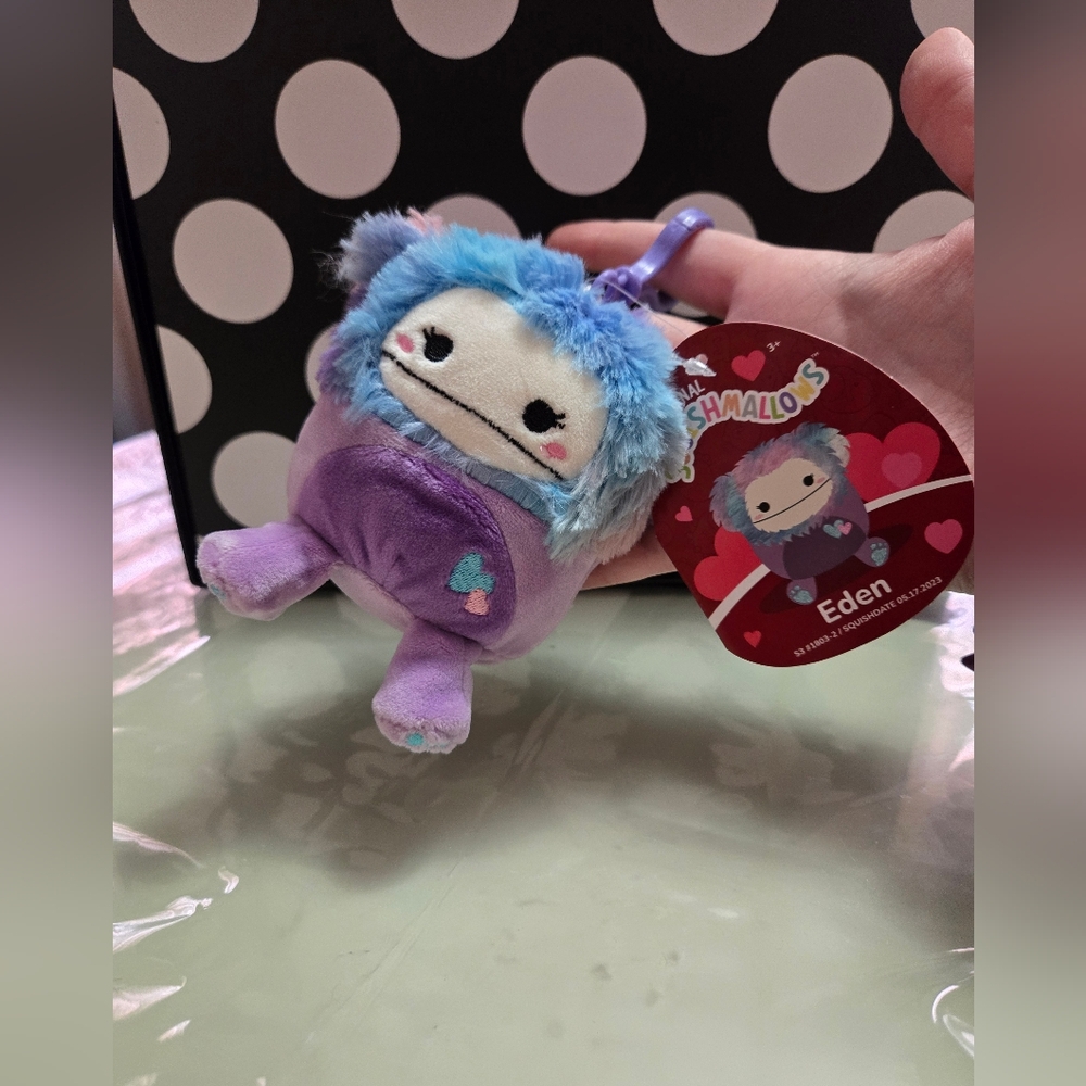 💜Eden Squishmallow Clip👣